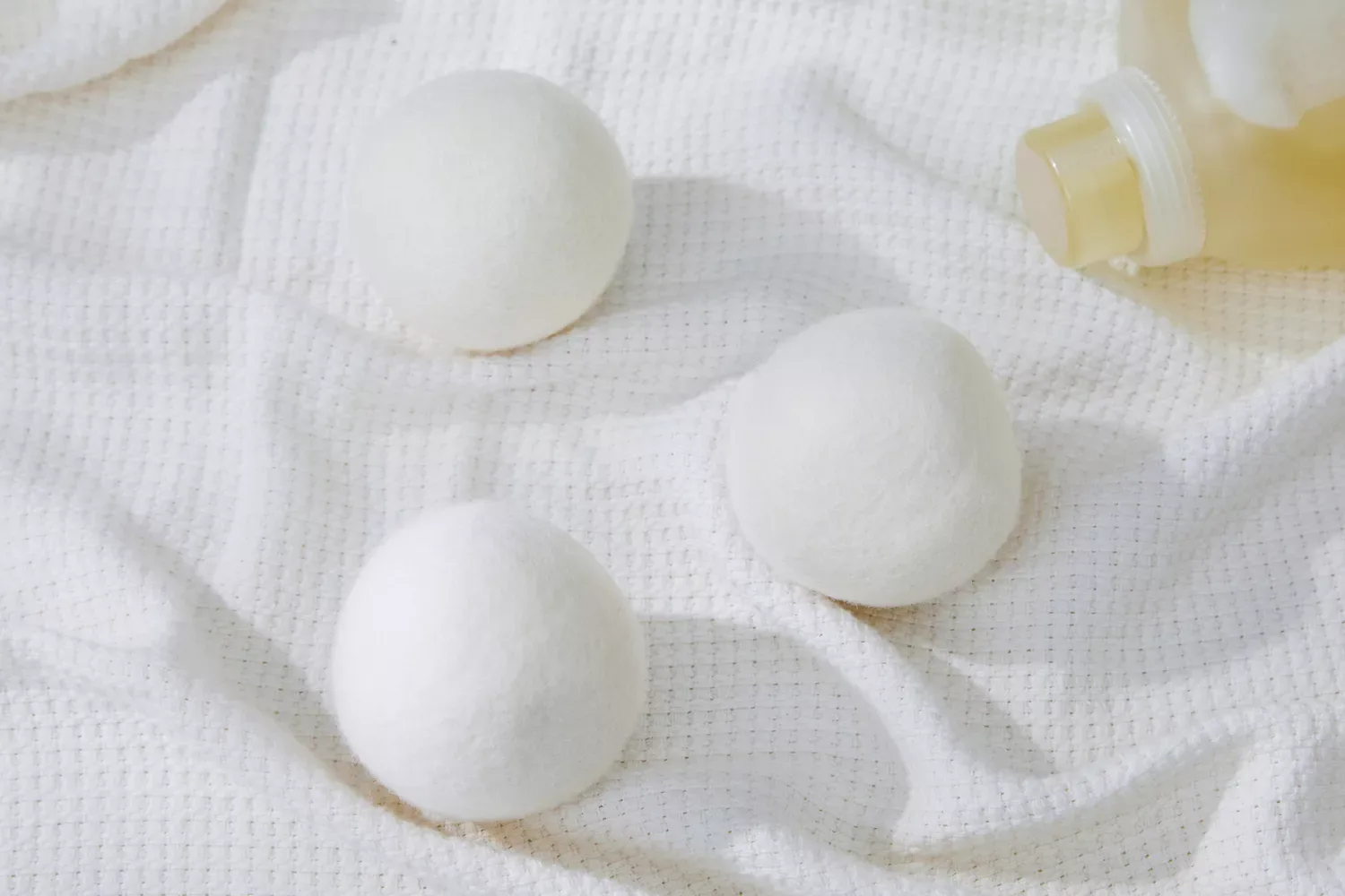 Woolzies wool dryer balls set image 3